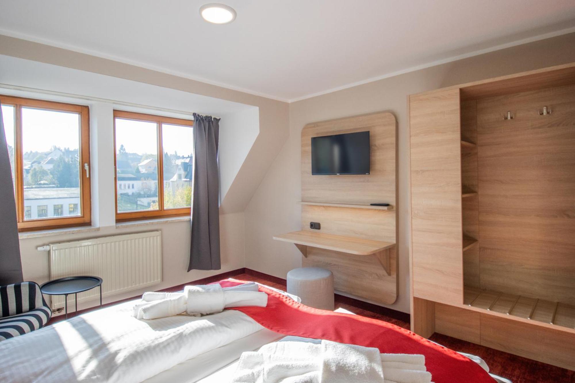 Hotel Lengenfelder Hof Lengenfeld  Ngoại thất bức ảnh